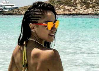 Paola Longoria luce su belleza en sus vacaciones por Ibiza