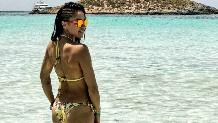 Paola Longoria disfruta de sus vacaciones en Ibiza. La raquetbolista mexicana aprovecha el verano para relajarse en la paradisiaca isla del Mediterráneo