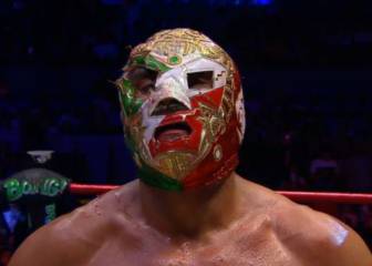 Dr. Wagner Jr. es despojado de su máscara por Psycho Clown