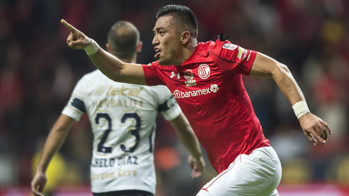 Toluca Vs Pumas Uribe Convierte El Silencio En Jolgorio As Mexico [ 675 x 1200 Pixel ]