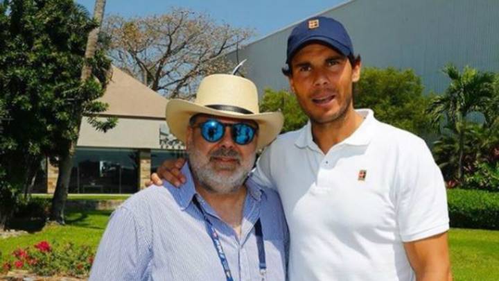 Rafael Nadal con Raúl Zurutuza a su llegada a Acaculpo para jugar el Abierto Mexicano de Tenis 2018. 