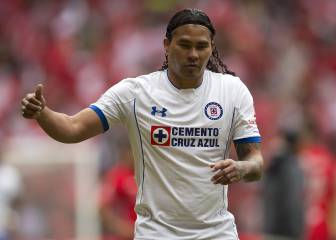 Cruz Azul rescindiría contrato a 'Gullit' Peña