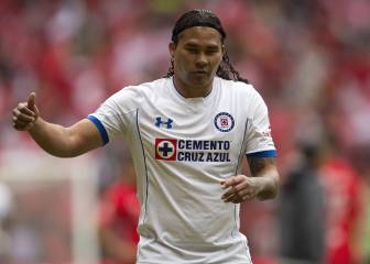 Caixinha confirmó que Gullit Peña está fuera de Cruz Azul