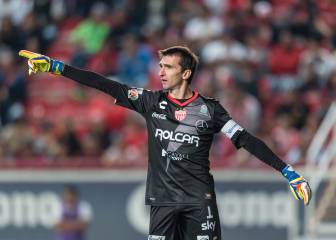 Presión por títulos en Rayados no espanta a Marcelo Barovero