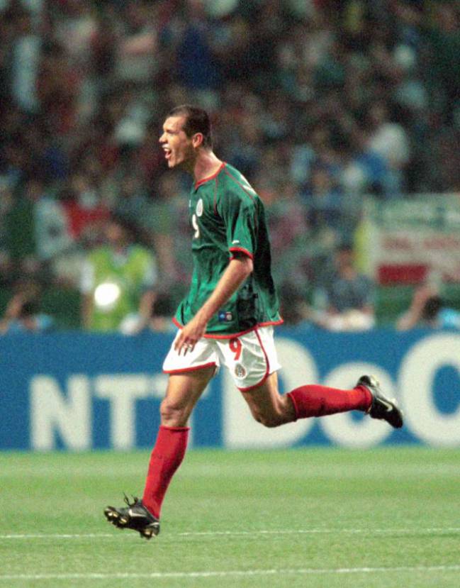 Jared Borgetti celebra su gol ante Italia en el Mundial de Corea-Japón 2002