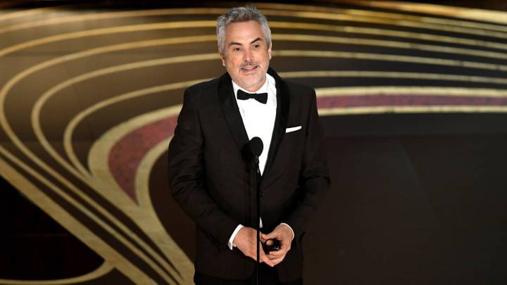 Alfonso Cuarón reconoce a su equipo tras obtener Oscar