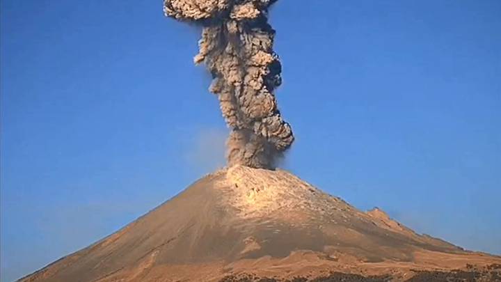 Se elevó a fase tres amarilla la alerta del volcán Popocatépetl