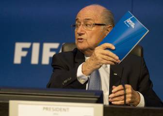 Joseph Blatter quiere de vuelta su dignidad y sus relojes