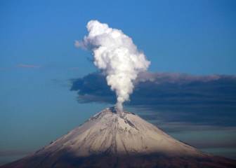 El Popocatépetl registra explosión y fumarolas