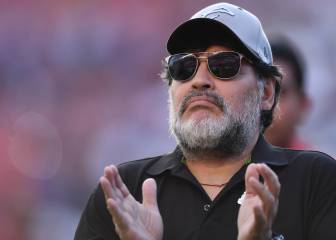 Diego Maradona fue operado con éxito de la rodilla derecha
