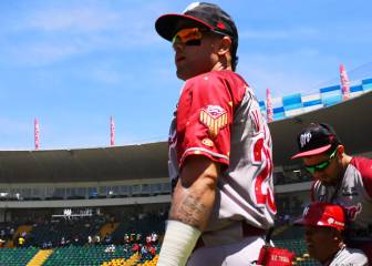 Pintan de rojo al perico; Diablos vence a Puebla