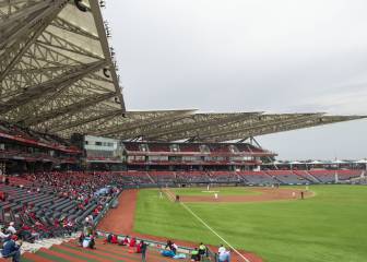 Diablos Rojos y Pericos se citan para la historia en el Harp Helú