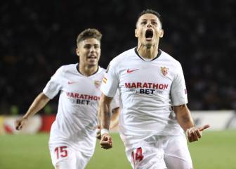 Chicharito anota su primer gol de tiro libre con el Sevilla