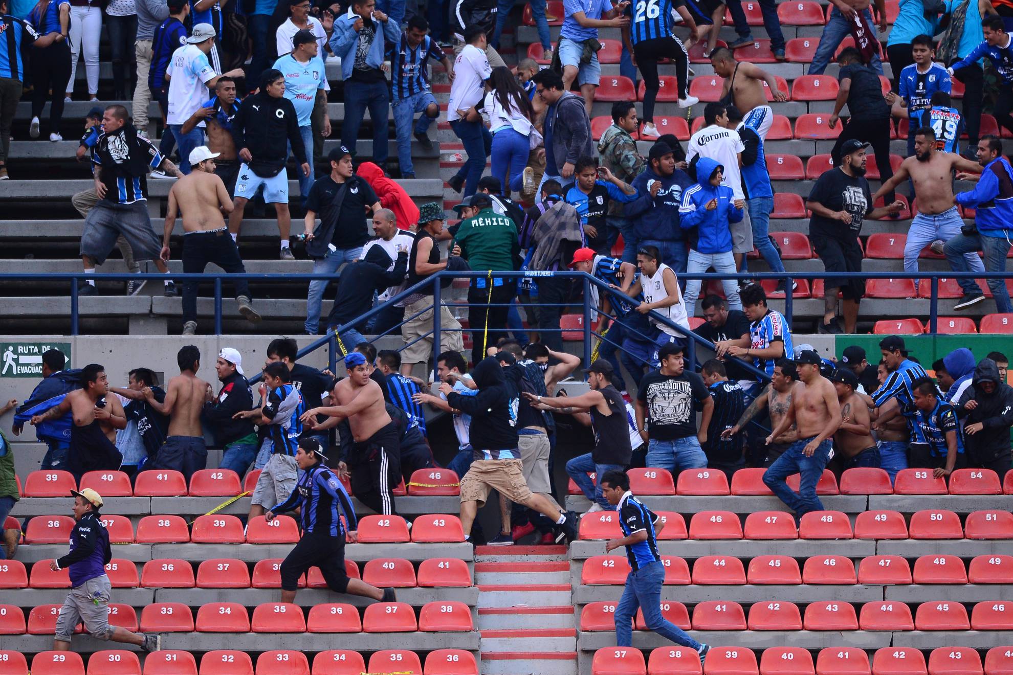 Violencia en el Estadio Alfonso Lastras durante el Atlético de San Luis y Querétaro, Apertura 2019 de la Liga MX