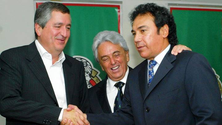 Hugo Sanchez Jorge Vergara Se Enriquecio Con El Futbol As Mexico