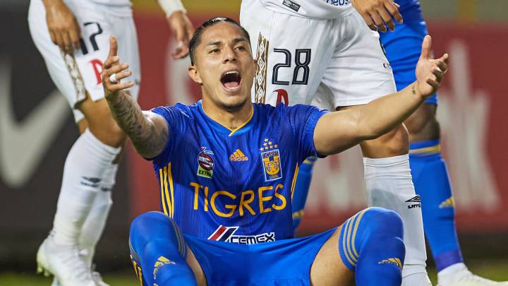 Carlos Salcedo es señalado por la derrota de Tigres