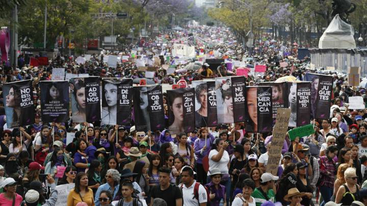 Miles de mujeres salieron a protestar en la marcha del 8M