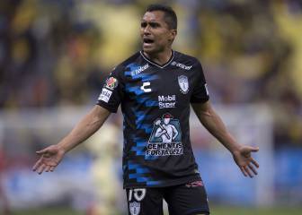 'Aris' entrena en un estacionamiento en España