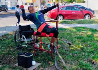 Covid-19 obliga a paralímpica a entrenar en la calle... ¡Y la corren!