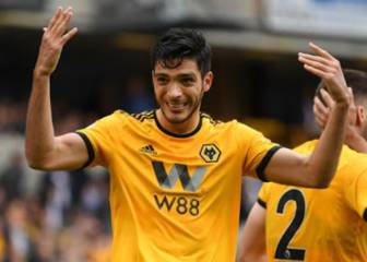 Aficionado recrea canción de Raúl Jiménez con su telefono