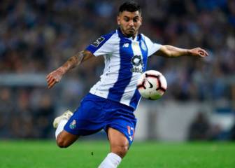 'Tecatito' Corona en la mira del Sevilla, Roma e Inter de Milán
