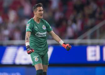 Raúl Gudiño quiere jugar y podría salir de Chivas