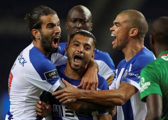 'Tecatito' Corona regresó a casa con un golazo de volea