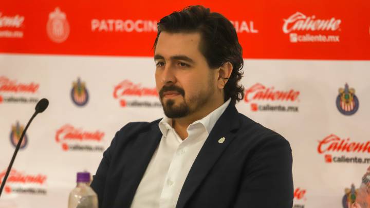 Amaury Vergara promete a jugadores de Chivas cuidar su salud