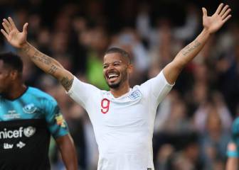 El futbolista Jeremy Lynch muy equilibrado en Tik Tok