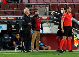 Imitación al árbitro, una práctica vieja de Javier Aguirre