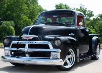 Esta Chevrolet 3100 de 1955 es una pickup que fusiona lo clásico con lo moderno