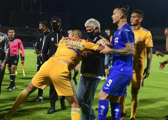 Jugadores de Tigres salen enfurecidos tras caer con Cruz Azul