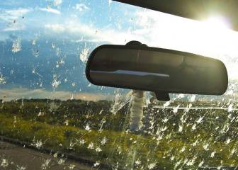 Cómo mantener limpio el parabrisas de un automóvil