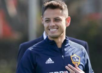 Chicharito no cierra la puerta a retirarse en Chivas