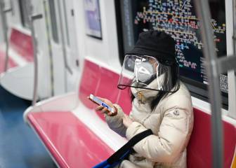 Ni los cubrebocas N95 con válvula ni las caretas evitan la filtración de gotículas