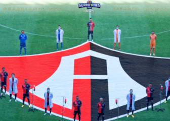 Atlas rinde homenaje a personal médico con foto oficial