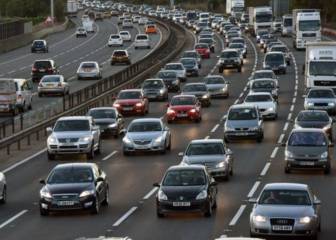 El miércoles 16 de septiembre no circulan los autos con engomado rojo