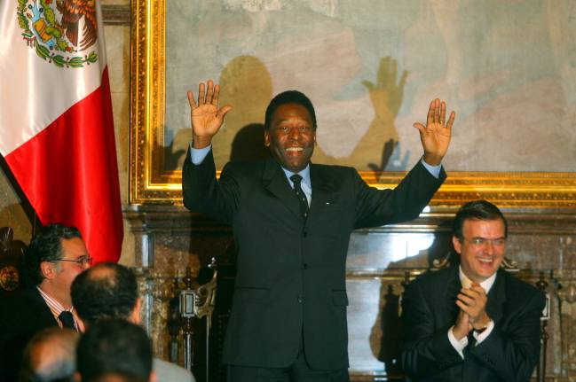 Pelé, en 2007, en un homenaje que le hizo el gobierno de la Ciudad de México