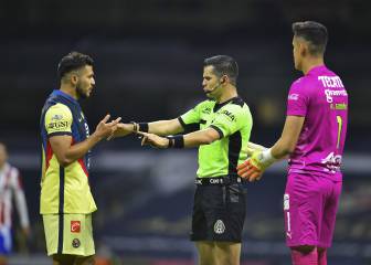 Polémico gol anulado de Córdova en el Clásico Nacional