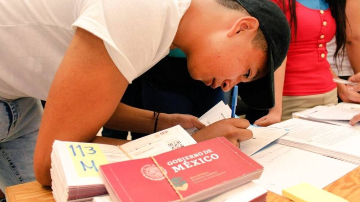 Becas Bienestar Azteca ¿qué pasa con tu ayuda si no te