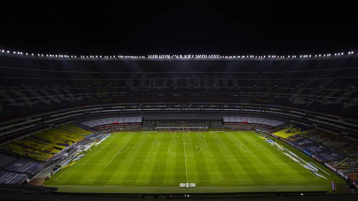 Vendedores del estadio Azteca, víctimas silenciosas de los clásicos a puerta cerrada