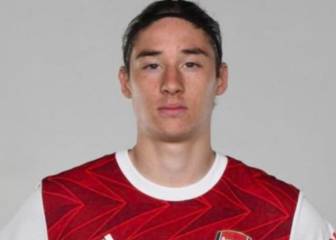Marcelo Flores firma su primer contrato con el Arsenal