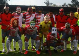 Portan máscaras para rendir homenaje a Toros Neza