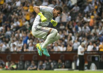 ¡300 veces Guzmán! El 'Patón' anda de fiesta con Tigres