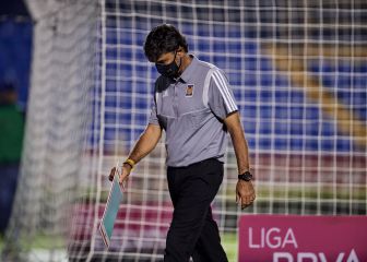 Roberto Medina insatisfecho con el arbitraje en el Clásico Regio