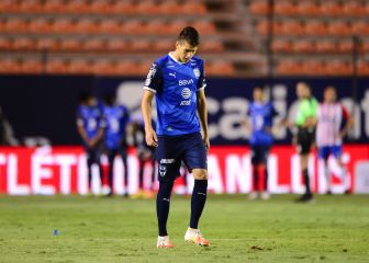 César Montes causa baja de la selección por lesión