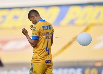 El VAR salvó una vez a Ayala, a la segunda fue expulsado