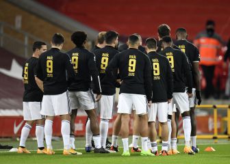 Jugadores de los Wolves demuestran apoyo a Jiménez