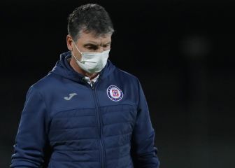 Robert Dante Siboldi tendría pie y medio fuera de Cruz Azul