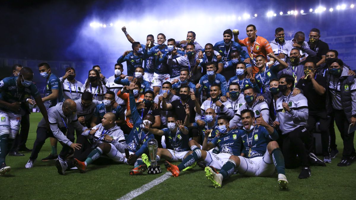 Campeonatos de leon en primera division Clearance